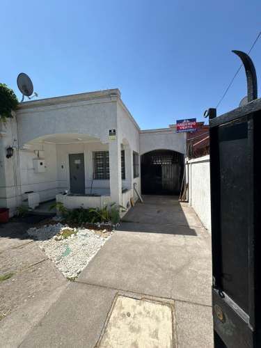 SE ARRIENDA  AMPLIA CASA COMERCIAL pleno centro de san bernardo