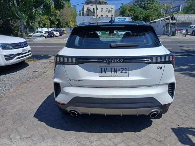 LYNK&CO 06 2025