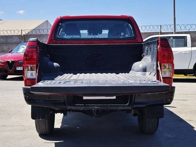TOYOTA HILUX 2023
