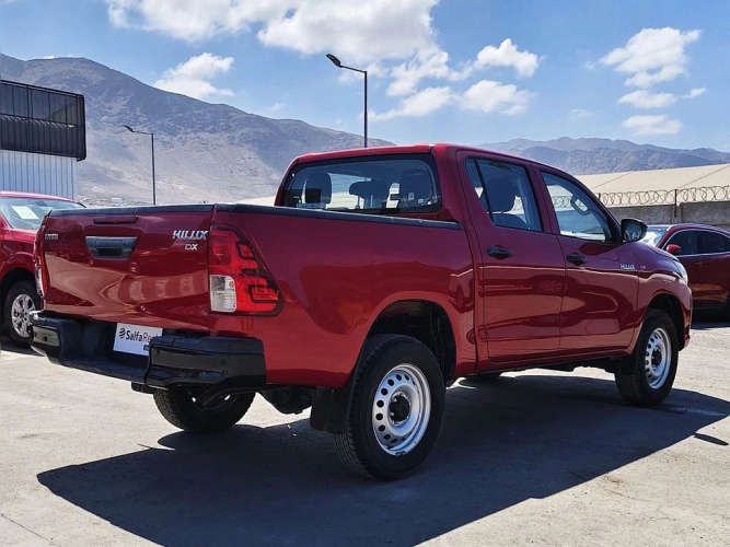 TOYOTA HILUX 2023