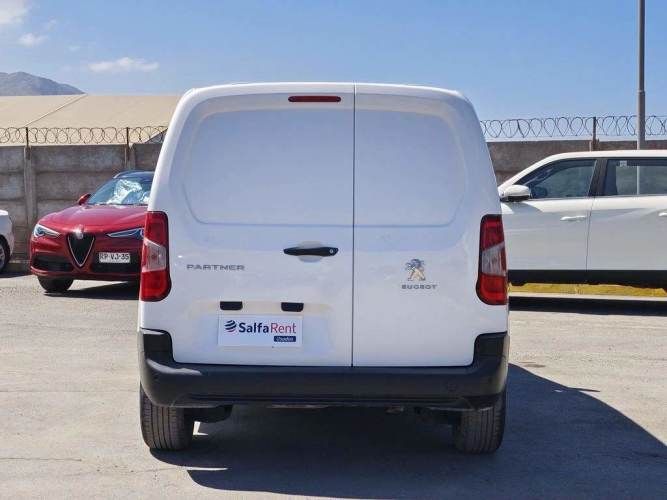 PEUGEOT PARTNER 2021