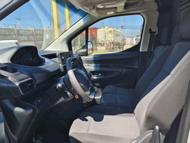 PEUGEOT PARTNER 2021