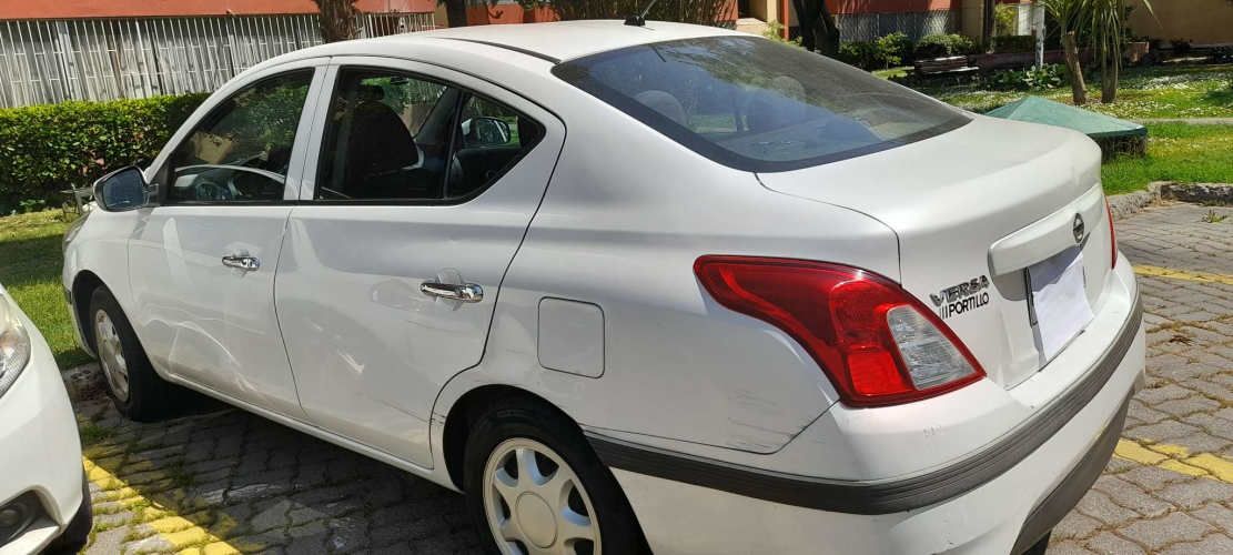 VENDO AUTO NISSAN VERSA 2019