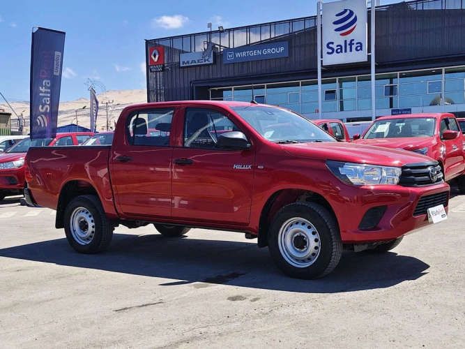 TOYOTA HILUX 2023