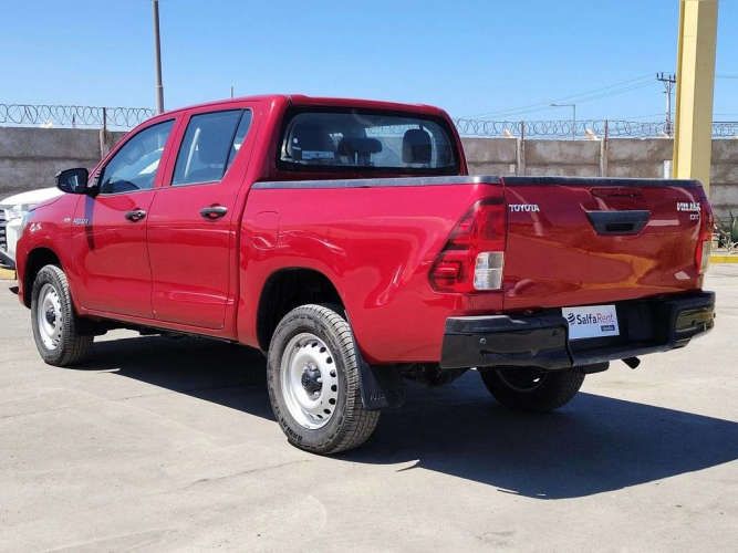 TOYOTA HILUX 2023