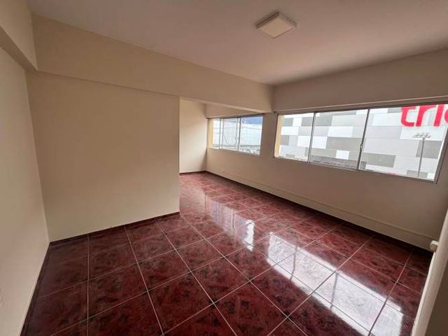 Se Arrienda Linda Oficina en pleno centro 3 of. 1b 1 sin Amoblar!