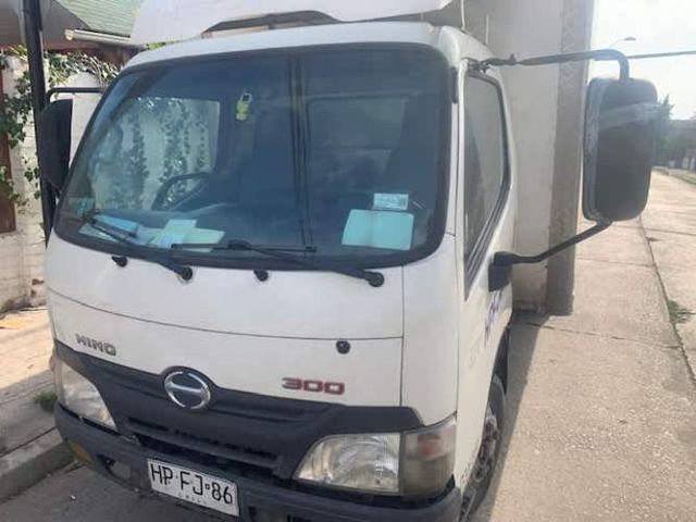 Se vende camión Hino 300 – Año 2016