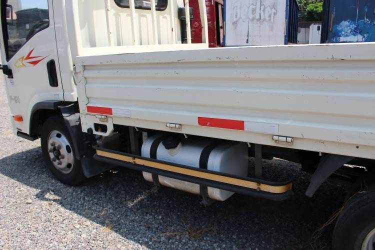 Camion Faw F-511 año 2023 PLANO BARANDAS FULL AC