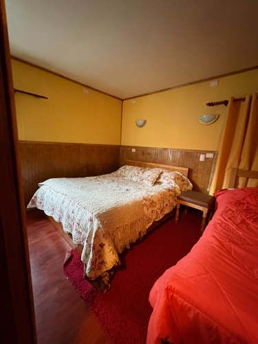 Casa amplia con gran sitio central.