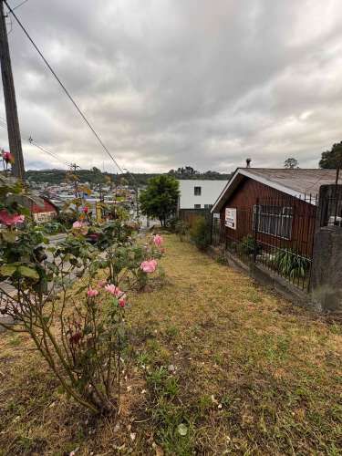 Casa amplia con gran sitio central.