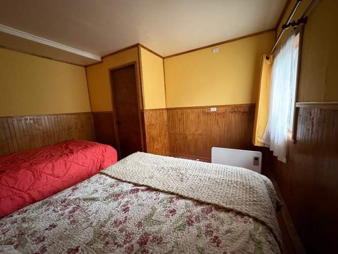 Casa amplia con gran sitio central.