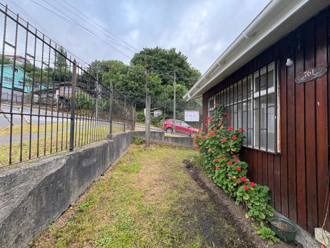 Casa amplia con gran sitio central.