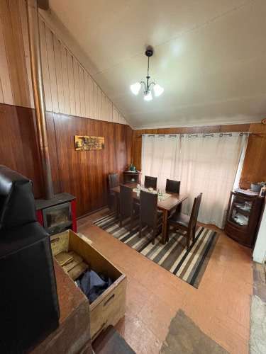 Casa amplia con gran sitio central.