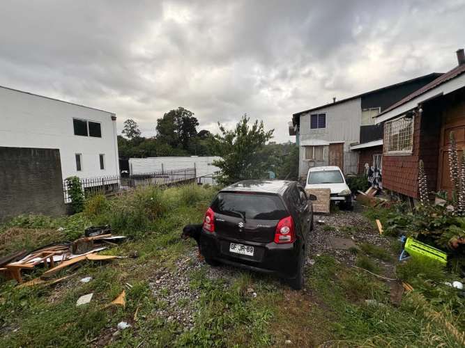 Casa amplia con gran sitio central.