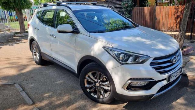 Vendo por renovación mi vehículo, Hyundai Santa FE año 2016, motor 2.0 Diesel, Automático, tracción 4x2.wd.