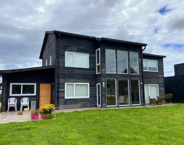 VENTA CASA  EXCLUSIVA PUERTO VARAS (135942)