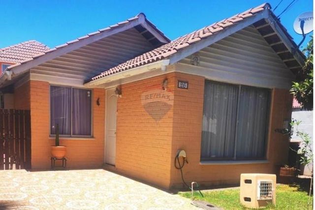 Hermosa casa familiar en condominio