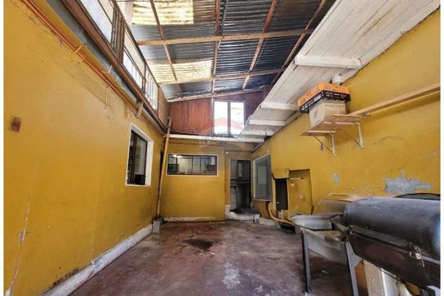 Se vende amplia casa esquina en san miguel