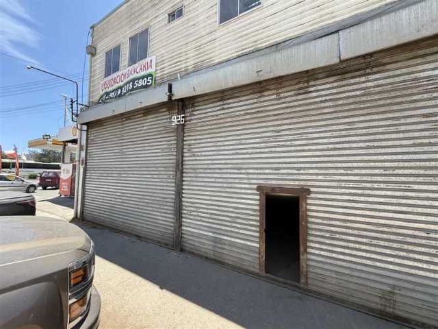 LOCAL COMERCIAL Conde de Manzo 926