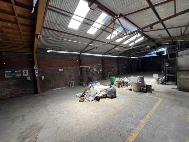 LOCAL COMERCIAL Conde de Manzo 926