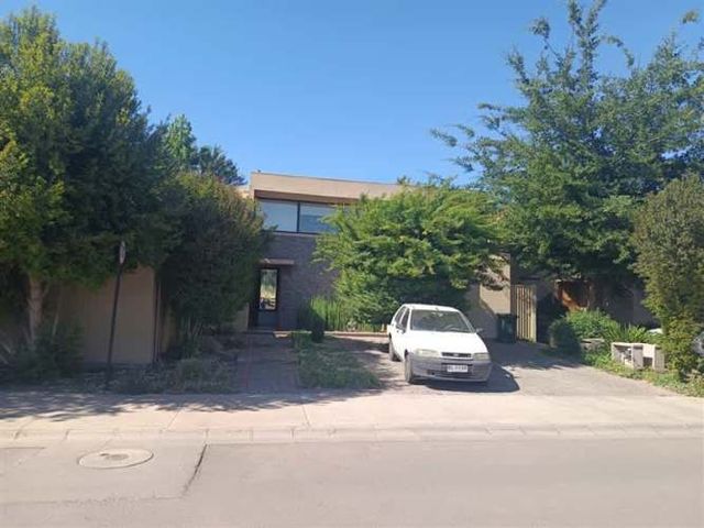 CASA condominio peumayen