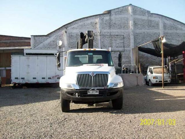 camion  international  4300   grua 2011 ojo descuenta iva