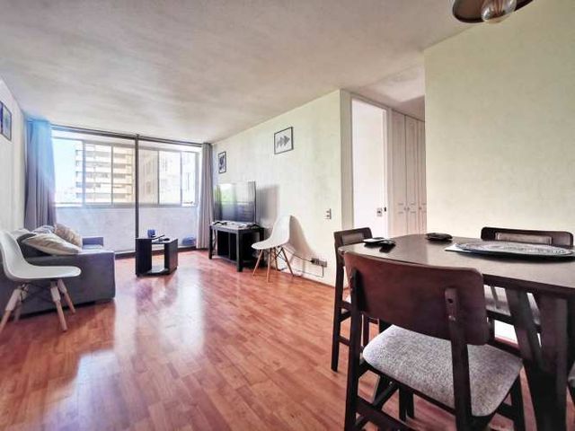 SE VENDE DEPTO PLAZA ÑÑOA 2 DORM, 2 BAÑOS ESTC