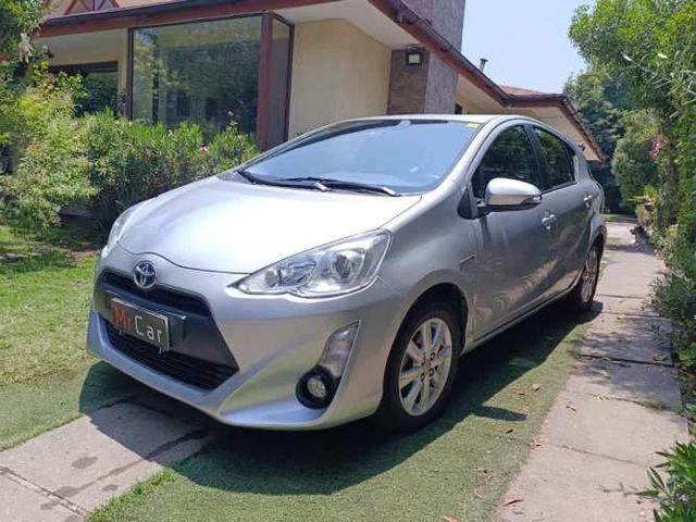 TOYOTA PRIUS 2016