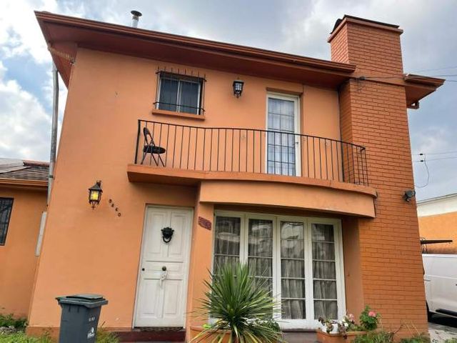 Casa con amplio terreno en Las Condes