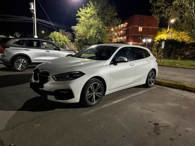 BMW 118i Año 2022 – Excelente estado (Viña del Mar).