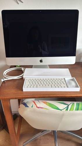 iMac 21,5 pulg, poco uso, receteado.