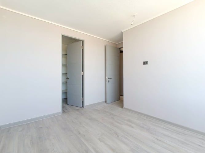 Av. Fermín Vivaceta  [2465-5]