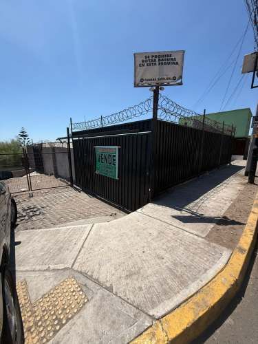 Se vende Amplia Casa en Los Algarrobos