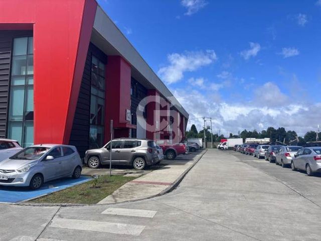 Bodega nueva en inmejorable ubicación