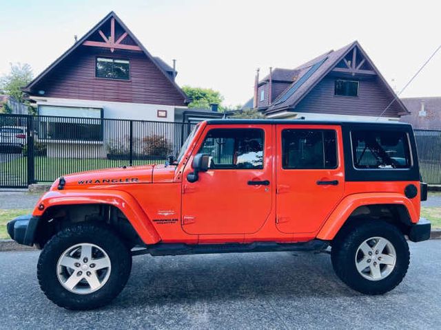 Se vende Jeep Wrangler Sahara Diesel