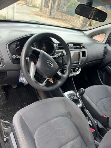 KIA RIO 5 AÑO 2012 ECONOMICO Y OPERATIVO