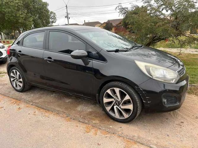 KIA RIO 5 AÑO 2012 ECONOMICO Y OPERATIVO