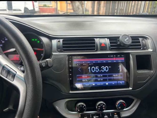 KIA RIO 5 AÑO 2012 ECONOMICO Y OPERATIVO