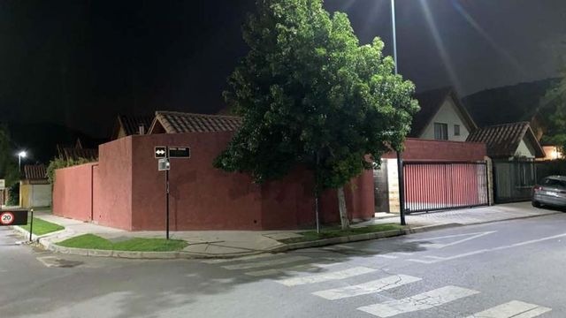 REMATE DE CASA EN CHICUREO 261 M²- COLINA