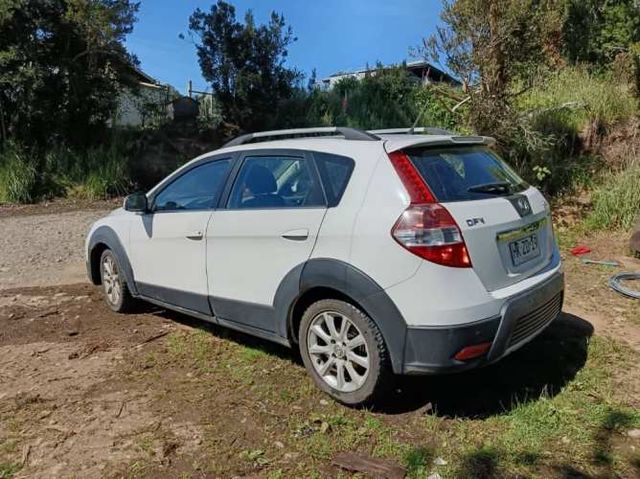 Dongfeng  H30 cross elegante 1.6 año 2016 por renovación