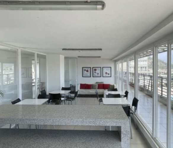 Edificio Su Independ [3607-11]