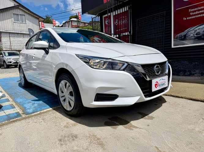 Nissan Versa año 2022
