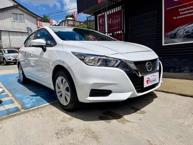 Nissan Versa año 2022