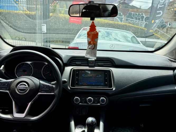 Nissan Versa año 2022