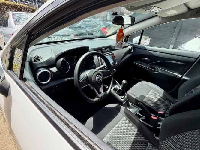 Nissan Versa año 2022