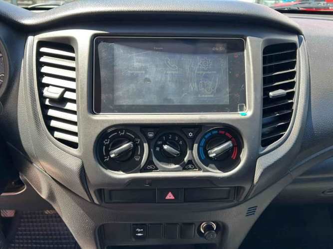 Mitsubishi L200 2022 New L-200 Work 2.4 Cr Wf Mec 4x2 Td E5 C/crucero