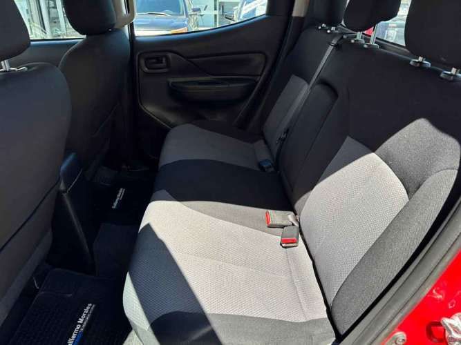 Mitsubishi L200 2022 New L-200 Work 2.4 Cr Wf Mec 4x2 Td E5 C/crucero