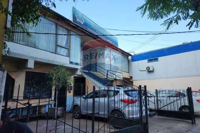 Local comercial en 2° piso con excelente ubicación