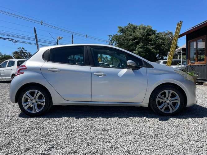 PEUGEOT 208  ALLURE HDI 1.4 2014