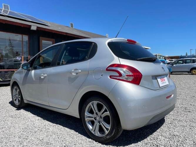 PEUGEOT 208  ALLURE HDI 1.4 2014